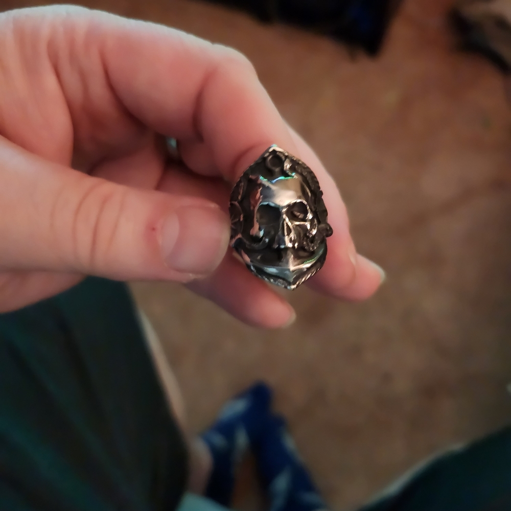 Size 7 ring skull and anchor silver